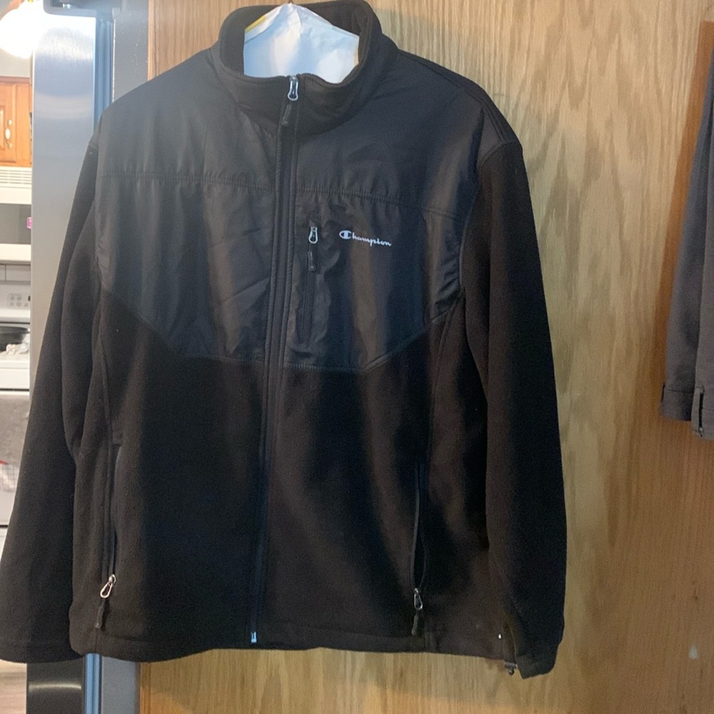 Men’s XXL champion jacket zippered pockets